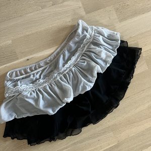 short skirt often worn viel getragener Minirock