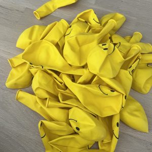 yellow smiley 12″ ballons